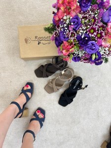 صندل پاشنه 5 سانت 10629 مدل پاشنه پهن دیزل رنگ سورمه ای سایز 40