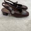 عروسکی پاشنه 5سانت وارداتی 583-1 بایلی کوکو مدل پشت باز یراق گرد رنگ قهوه ای سایز 40